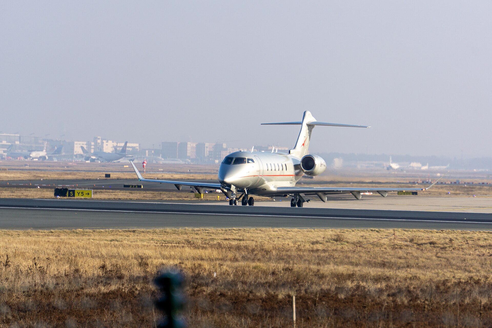 Large cabin jet